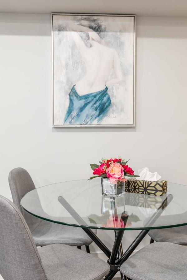Fancy Downtown House With Hot Tub & Bbq By Globalstay Toronto Extérieur photo