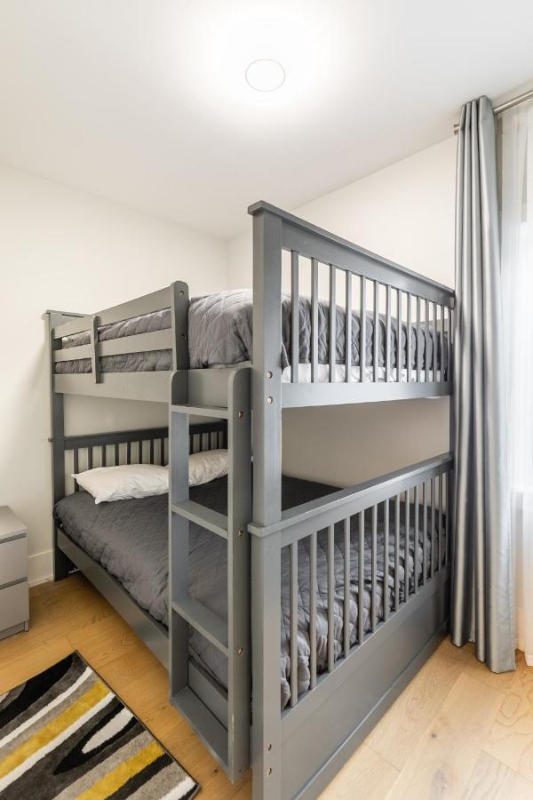 Fancy Downtown House With Hot Tub & Bbq By Globalstay Toronto Extérieur photo