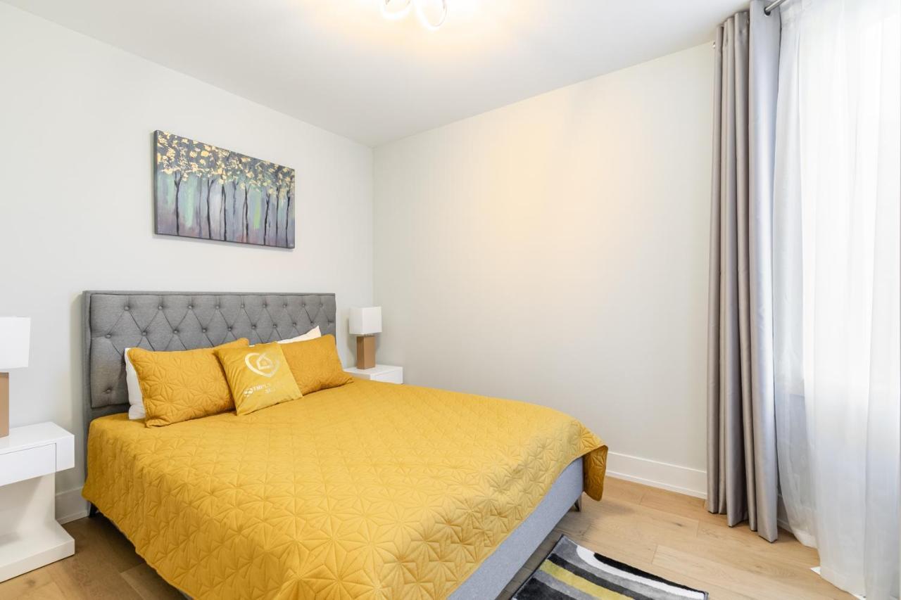 Fancy Downtown House With Hot Tub & Bbq By Globalstay Toronto Extérieur photo